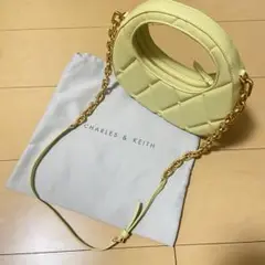 CHARLES & KEITH イエローバッグ