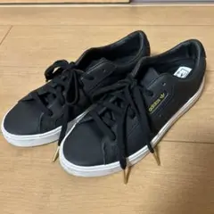 アディダス　スニーカー　23.5