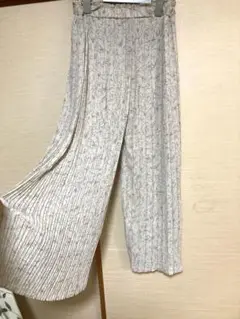 earth music&ecology プリーツワイドパンツ ガウチョ 線画花柄