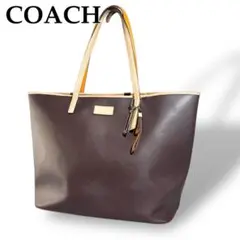 美品 COACH トートバッグ 肩掛け チャーム付 A4 レザー ブラウン
