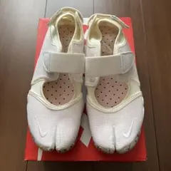 NIKE ウィメンズエアリフト　サミットホワイト