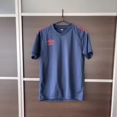 umbro ネイビー Vネックシャツ