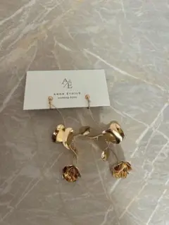 アンジュ エトワール フラワーイヤリング ゴールド　ブライダルアクセサリー