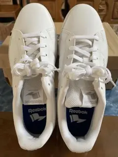 Reebok ホワイト ローカットシューズ