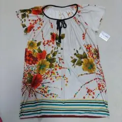 【夏服】【新品・タグ付き】レディースチュニック　花柄　フリーサイズ