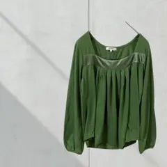 T366【en deux passy】カットソー　Tシャツ　長袖　緑　Ｍ　派手