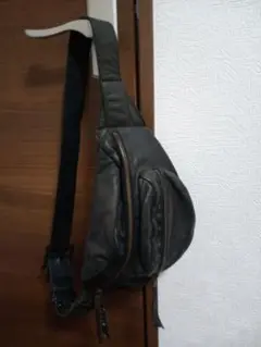 ナンバーナインレザー ボディバッグ