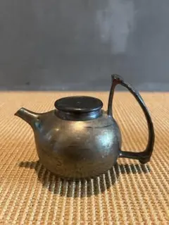オノエコウタ　急須　ポット　銀彩 オノエコウタ / 茶壺 | Piröleikki