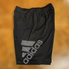 adidas 黒 ショートパンツ