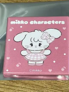 mikkoカフェ 事前予約特典　缶バッジ　キャミー