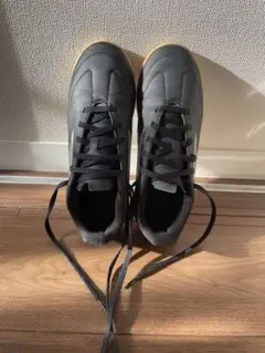 adidas ブラック フットサルシューズ　23.5