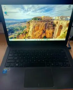ASUS UX305FA 5Y10 CPU 8G SSD 256G