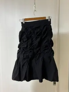 黒いフリルひざ丈スカート　古着　orsay