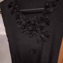 黒 花飾り付き ノースリーブチュニック