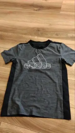 adidas グレー Tシャツ 130cm