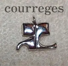 courreges シルバー ロゴチャーム