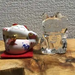 招財運・招き猫 陶器 / クリスタルオーナメント/ ペーパーウエイト 2体セット