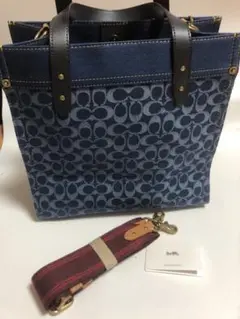 フィールド トート 22 シグネチャー ネイビー