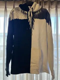 マルセロバーロン MARCELO BURLON パーカー