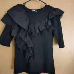 Te chichi フリル付きブラックトップス　フリーサイズ