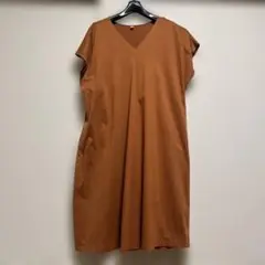 UNIQLO ブラウン Vネック 半袖ワンピース M