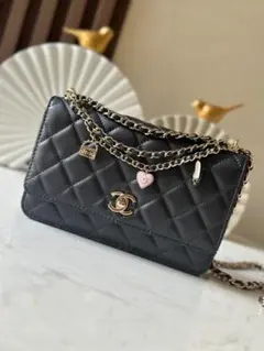 CHANEL ブラック キルティング ショルダーバッグ