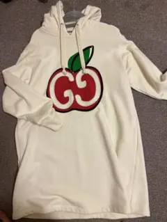 Gucci セーター着