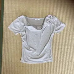 LYDIA ベージュ ドレープ半袖クロップドTシャツ