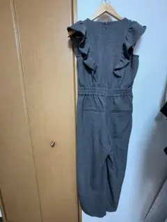 フリル付きグレーサロペット M