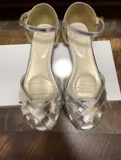 シルバーサンダル