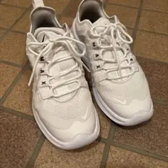 Nike エアマックス ホワイト スニーカー　23