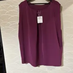 ワインカラー　新品バックタック　ノースリーブ ブラウスMサイズ