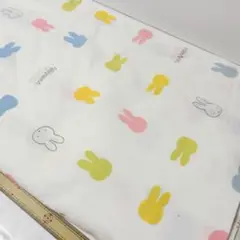 H 115×50cm　ミッフィー　ウサギとカラフルドットの綿生地　レトロ柄