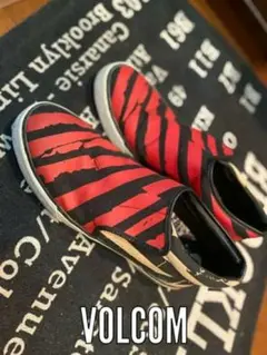 VOLCOM ミッドカット スリッポン スニーカー
