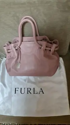 フルラ くすみピンクのバック