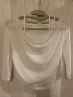 チャオパニック　シャーリングカットソオフショルダートップス　美品未使用