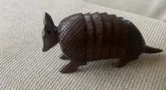 アルマジロ　木彫り　オブジェ　置物　インテリア