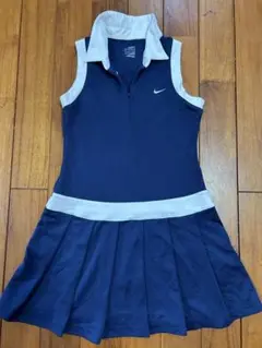 テニスウェア