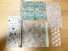 リバティ　ラミネート　ハギレ