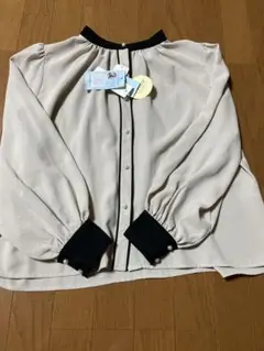 【新品未使用】RIVIETTA 2WAY ベージュシャツ ブラウスL