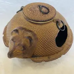 【ぶんぶく茶釜】鉄製　灰皿　置物　たぬき　狸　南部鉄器