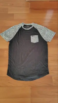 ホリスターポケット付き Tシャツ ブラック/グレー