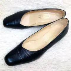 【美品】銀座ヨシノヤ24cm Vカット　Vライン　ローヒールパンプス　ブラック