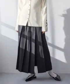 ローリーズファーム　ワイドプリーツスリットスカート