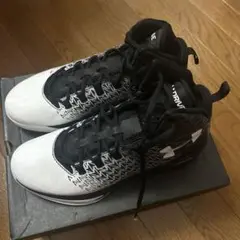 アンダーアーマー バスケットシューズ