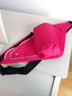 美品　NIKE　ランニング　バッグ