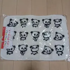 パンダ★マット　お部屋のアクセントに★　パンダプリントマット