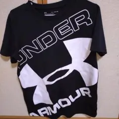 UNDER ARMOUR ブラック Tシャツ