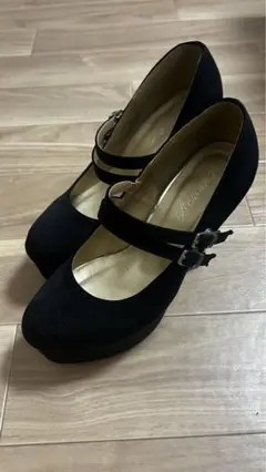 黒 ストラップ付き プラットフォームヒール