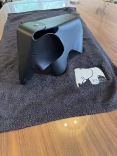 ヴィトラ　エレファントスツール　スモール　黒 ジェラートピケ イームズ 膝掛け イームズ エレファント スモール ［ ヴィトラ ］ | REAL Style